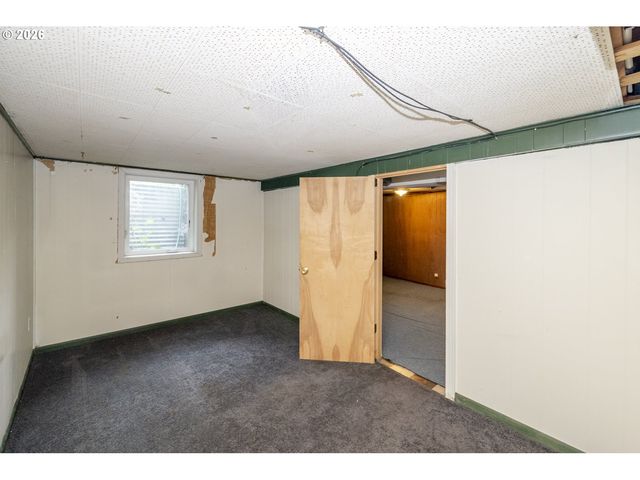 11425 Ne SHAVER St, Portland, OR 97220