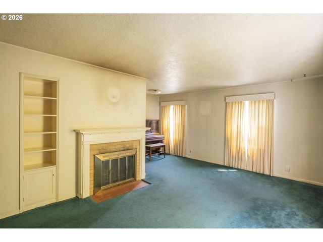 11425 Ne SHAVER St, Portland, OR 97220