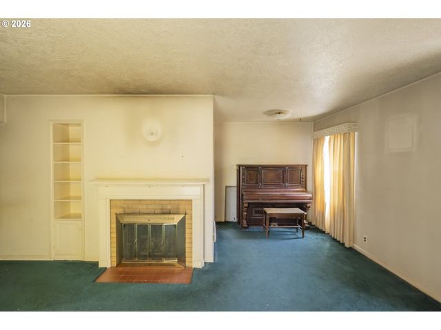 11425 Ne SHAVER St, Portland, OR 97220