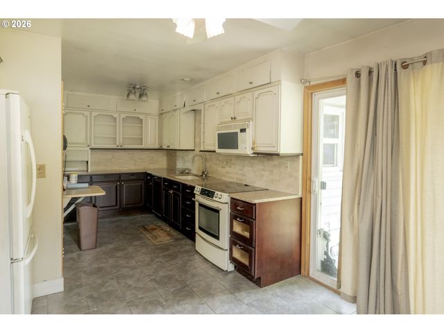 11425 Ne SHAVER St, Portland, OR 97220