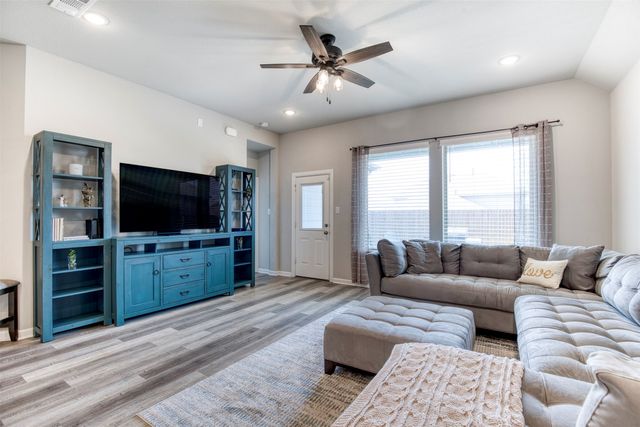 134 Capilano Way, Garland, TX 75043