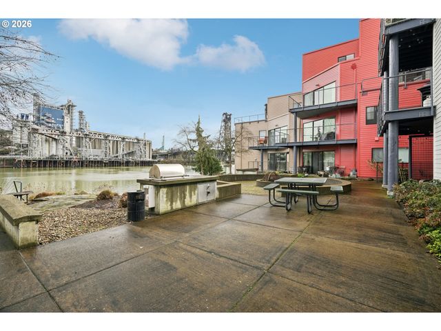 720 Nw NAITO Pkwy D24, Portland, OR 97209