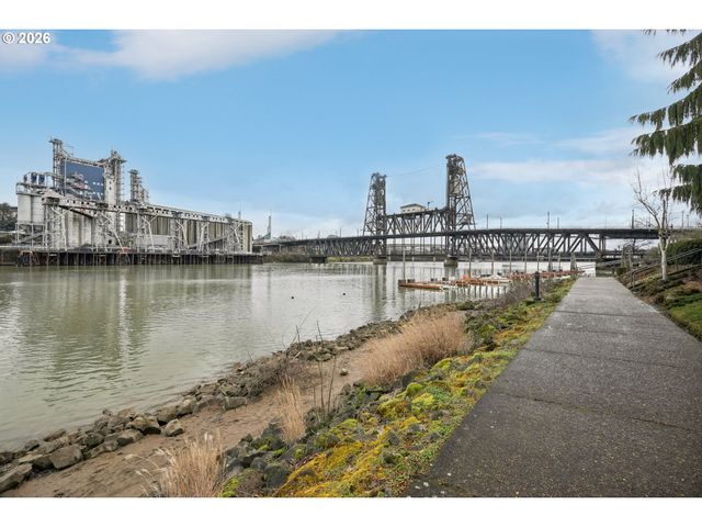 720 Nw NAITO Pkwy D24, Portland, OR 97209