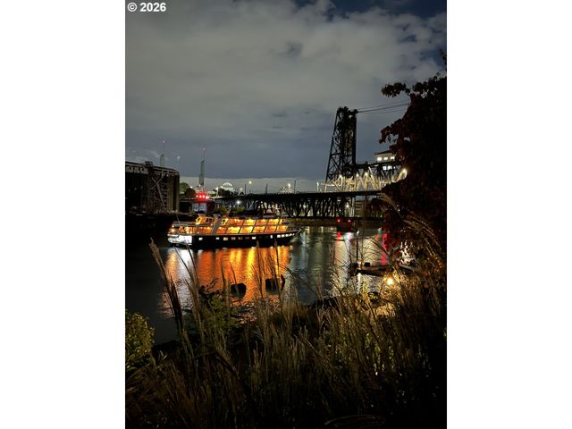 720 Nw NAITO Pkwy D24, Portland, OR 97209