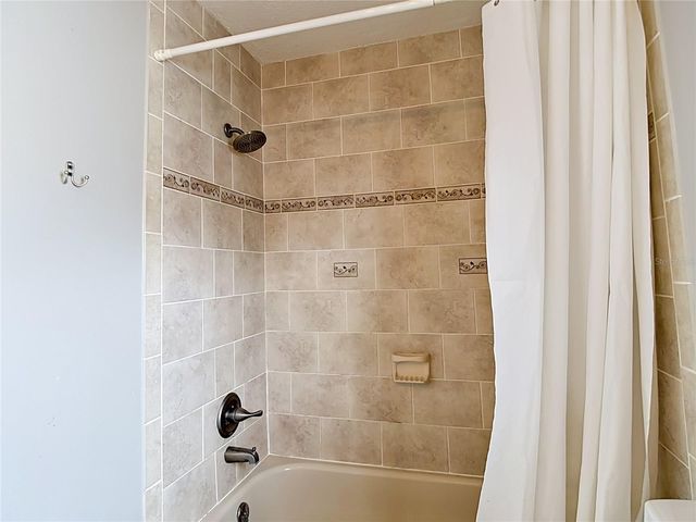 7110 HOLLOWELL DRIVE, Tampa, FL 33634