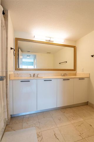 1800 N Bayshore Dr 1803, Miami, FL 33132