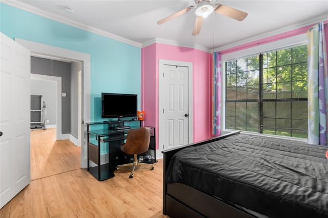 218 S Buffalo Avenue, Cleburne, TX 76033