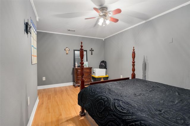 218 S Buffalo Avenue, Cleburne, TX 76033