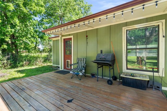 218 S Buffalo Avenue, Cleburne, TX 76033