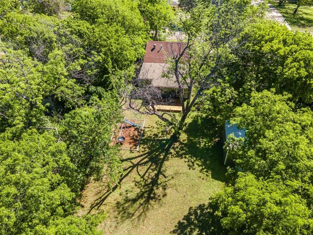 218 S Buffalo Avenue, Cleburne, TX 76033