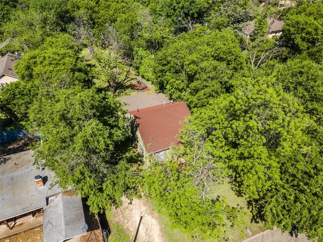 218 S Buffalo Avenue, Cleburne, TX 76033