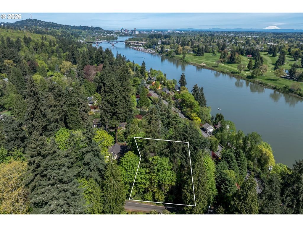 1911 S CAREY Ln, Portland, OR 97219