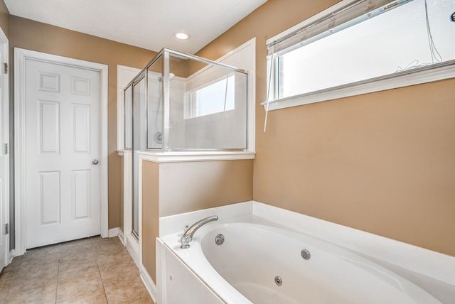 130 GARDEN SPRINGS DR, Oakland, TN 38060