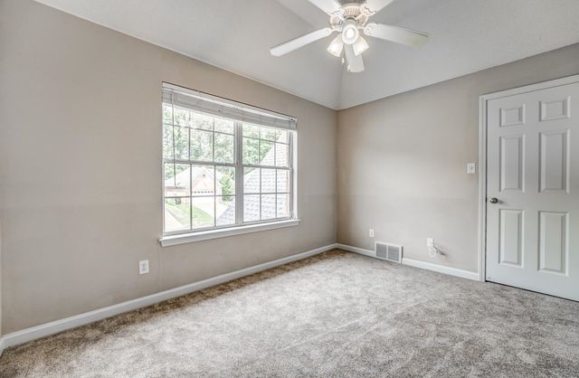 130 GARDEN SPRINGS DR, Oakland, TN 38060