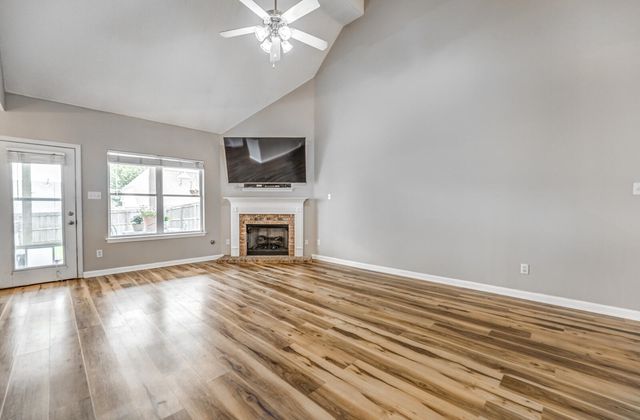 130 GARDEN SPRINGS DR, Oakland, TN 38060