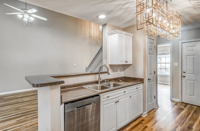 130 GARDEN SPRINGS DR, Oakland, TN 38060