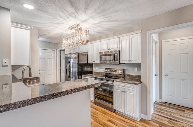 130 GARDEN SPRINGS DR, Oakland, TN 38060