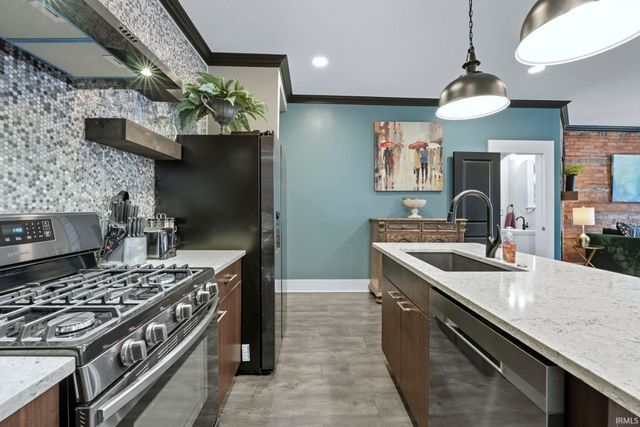 1126 Fairfield Avenue, Fort Wayne, IN 46802