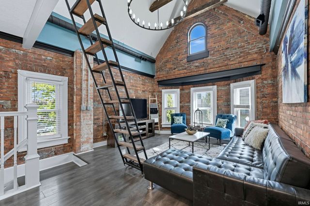 1126 Fairfield Avenue, Fort Wayne, IN 46802