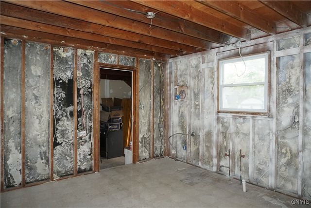 216 Crestwood Dr, Salina, NY 13212