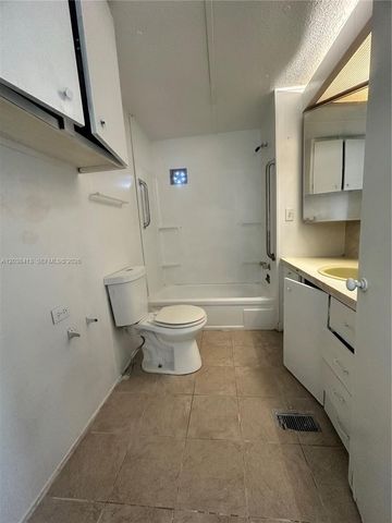 2961 Plumosa Ln H, West Palm Beach, FL 33403