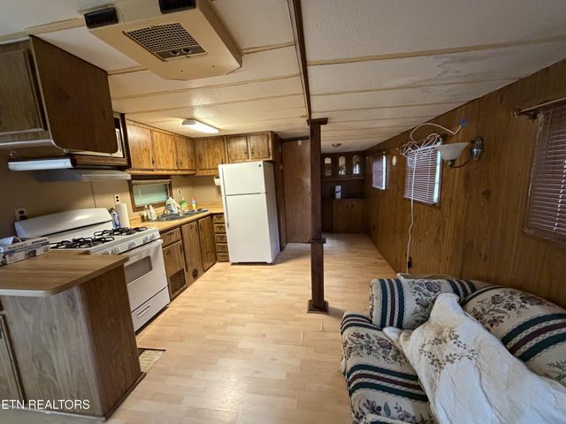 160 Apache Tr, Crossville, TN 38572