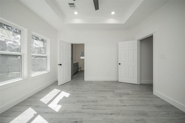 1199 S 3rd Street, Conroe, TX 77301