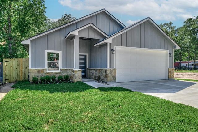 1199 S 3rd Street, Conroe, TX 77301