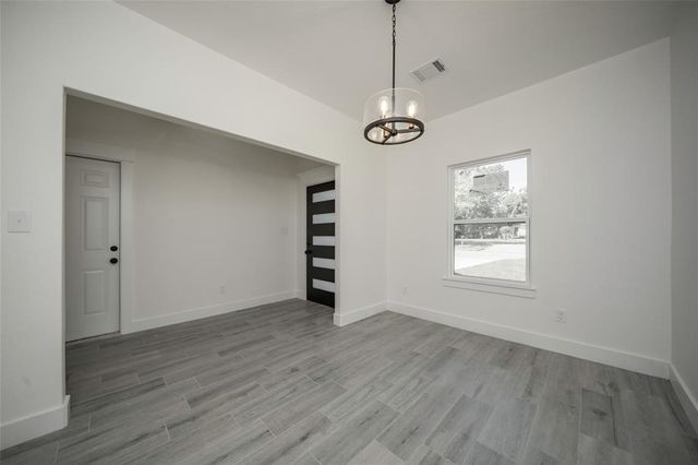 1199 S 3rd Street, Conroe, TX 77301