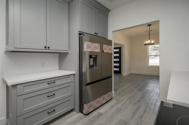1199 S 3rd Street, Conroe, TX 77301