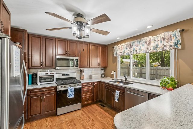 326 N Clark Drive, Palatine, IL 60074