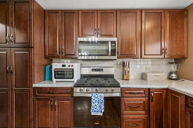 326 N Clark Drive, Palatine, IL 60074