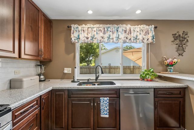 326 N Clark Drive, Palatine, IL 60074