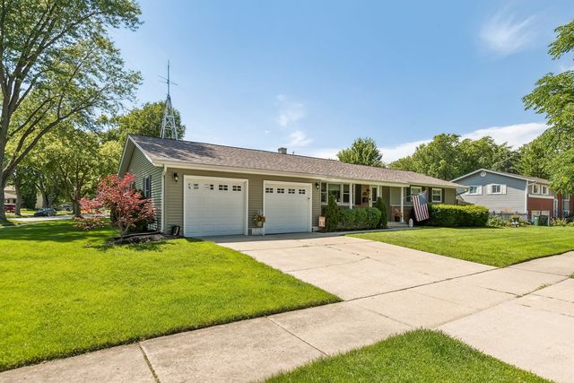 326 N Clark Drive, Palatine, IL 60074