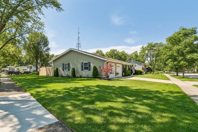 326 N Clark Drive, Palatine, IL 60074