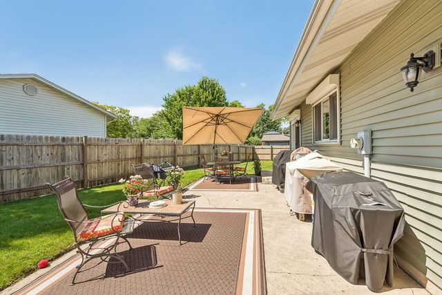 326 N Clark Drive, Palatine, IL 60074