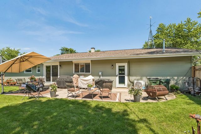 326 N Clark Drive, Palatine, IL 60074