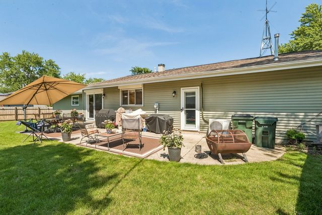 326 N Clark Drive, Palatine, IL 60074