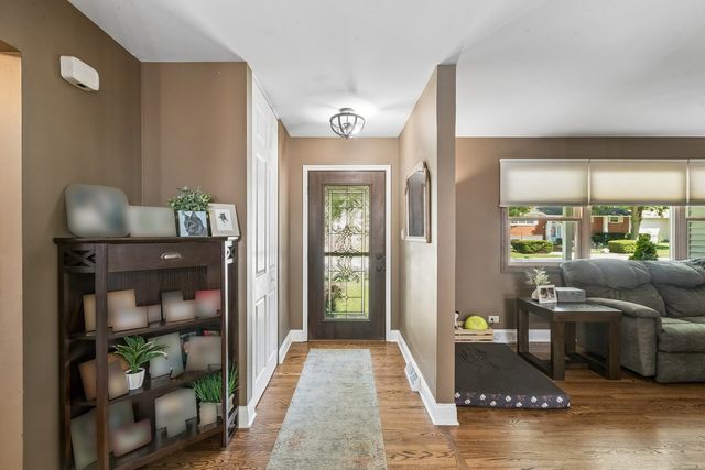 326 N Clark Drive, Palatine, IL 60074