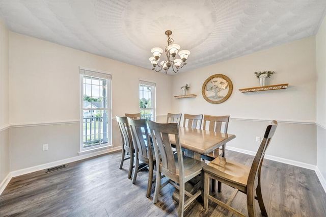 692 Brookfield LN, Roanoke, VA 24012