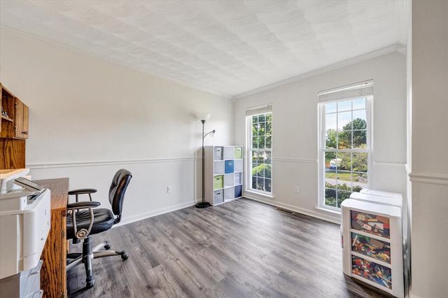 692 Brookfield LN, Roanoke, VA 24012