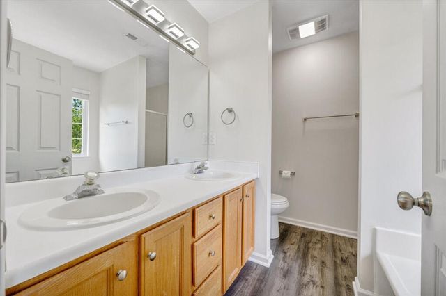 692 Brookfield LN, Roanoke, VA 24012
