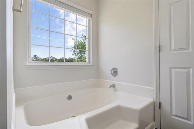 692 Brookfield LN, Roanoke, VA 24012