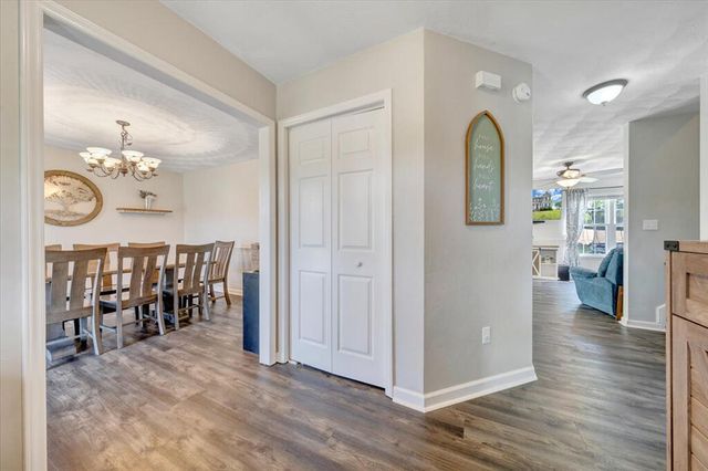 692 Brookfield LN, Roanoke, VA 24012