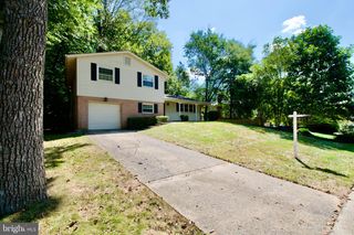 5111 GAINSBOROUGH DR, Fairfax, VA 22032