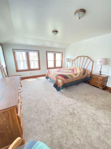 5863 Vermont Route 14, Royalton, VT 05068