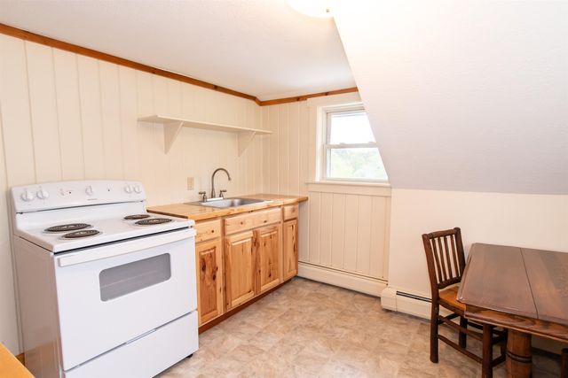 5863 Vermont Route 14, Royalton, VT 05068