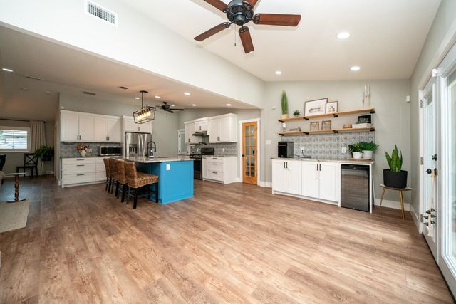 1200 Azalea Dr, Longview, TX 75605