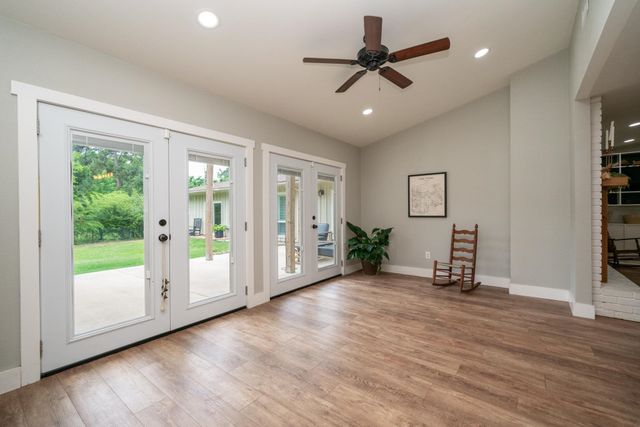 1200 Azalea Dr, Longview, TX 75605