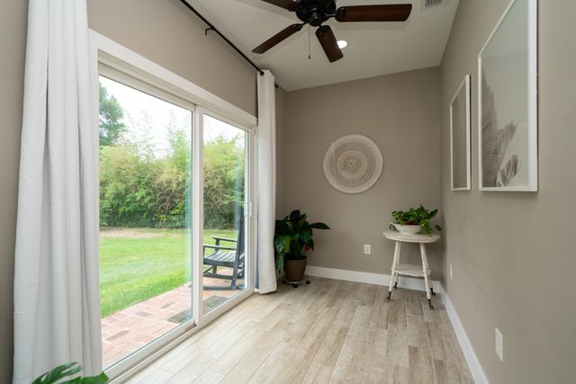 1200 Azalea Dr, Longview, TX 75605